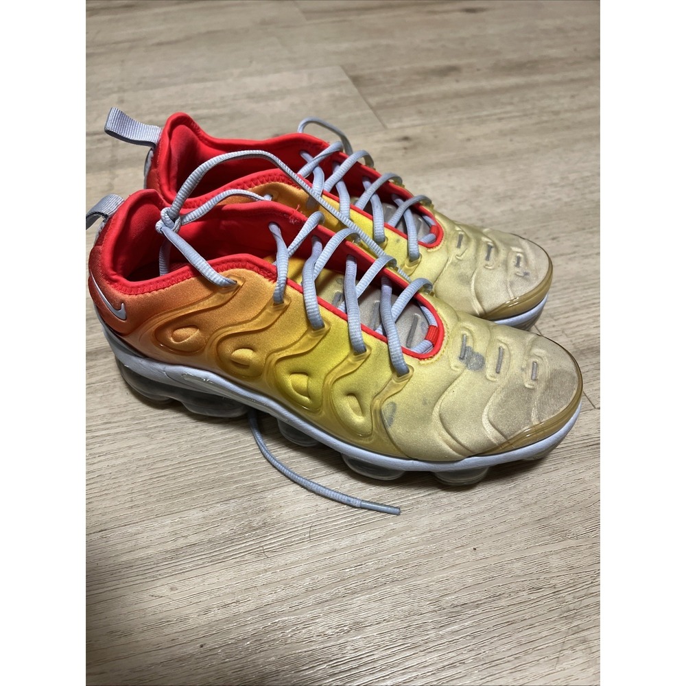 Nike Air VaporMax Plus Sunrise Yellow Wmns Women's Size 9.5 Sneakers CW5593-400